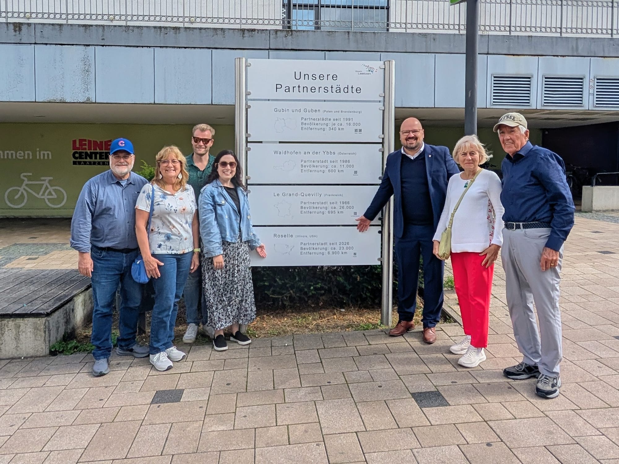 It's Official! Roselle is Now Sister Cities with Laatzen!